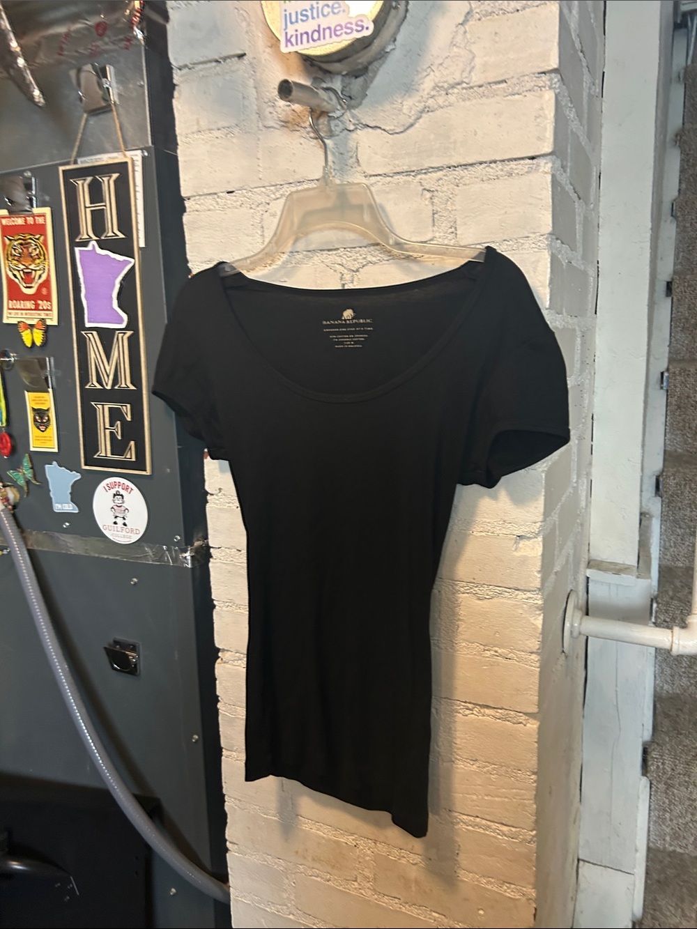 Banana Republic Ribbed, Scoop Neck Tee With Short Sleeves Women Medium Reg Flaw
